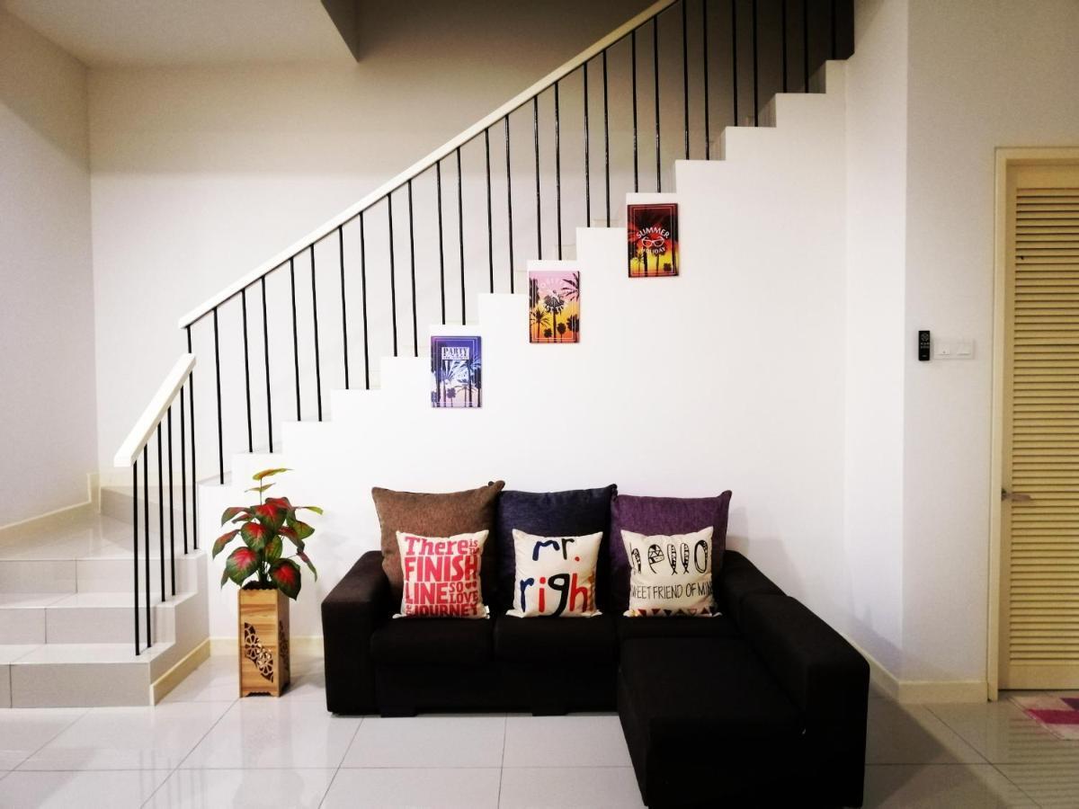 A&D Home-Stay @Kota Warisan, Sepang Exterior photo
