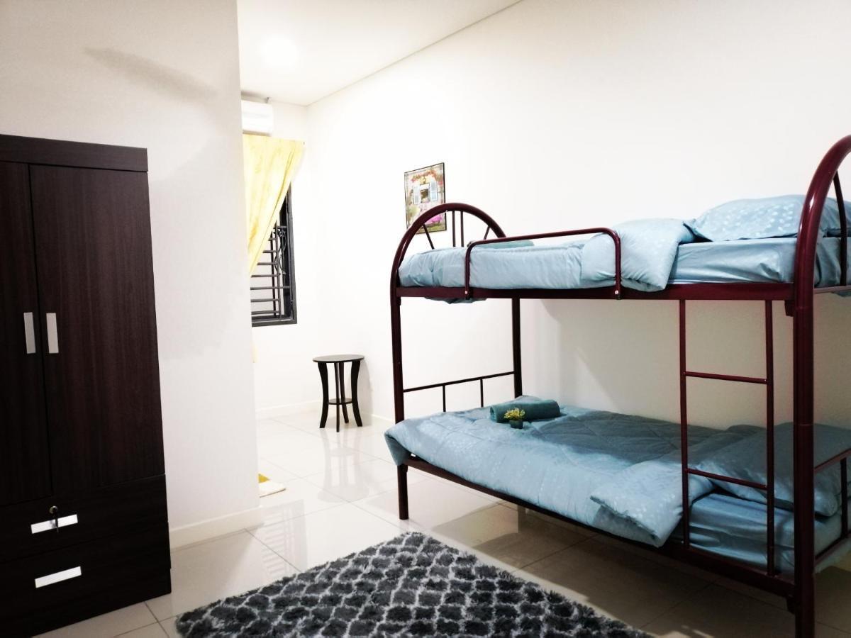 A&D Home-Stay @Kota Warisan, Sepang Exterior photo