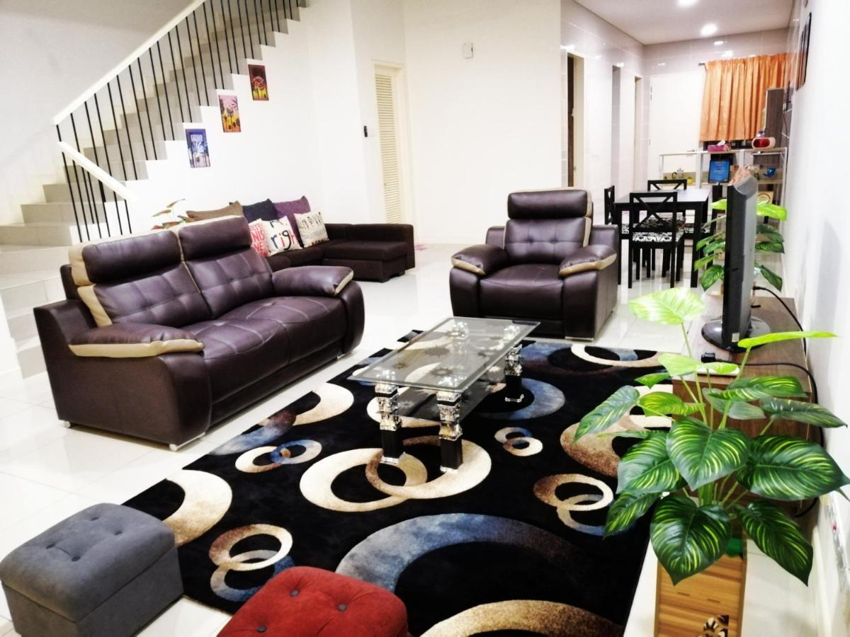 A&D Home-Stay @Kota Warisan, Sepang Exterior photo