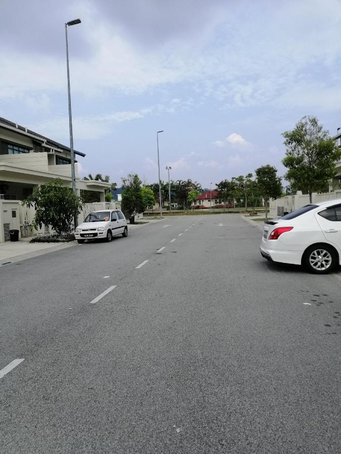 A&D Home-Stay @Kota Warisan, Sepang Exterior photo