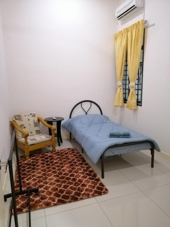 A&D Home-Stay @Kota Warisan, Sepang Exterior photo