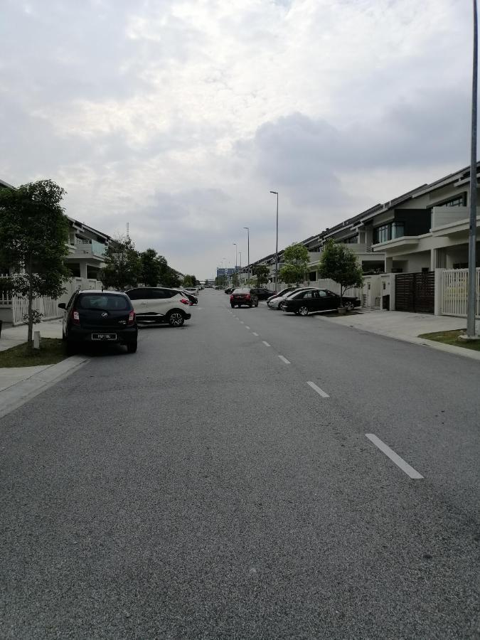 A&D Home-Stay @Kota Warisan, Sepang Exterior photo
